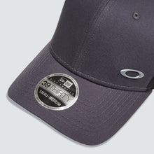 Carica l&#39;immagine nel visualizzatore di Gallery, Cappello Oakley Tinfoil Hat