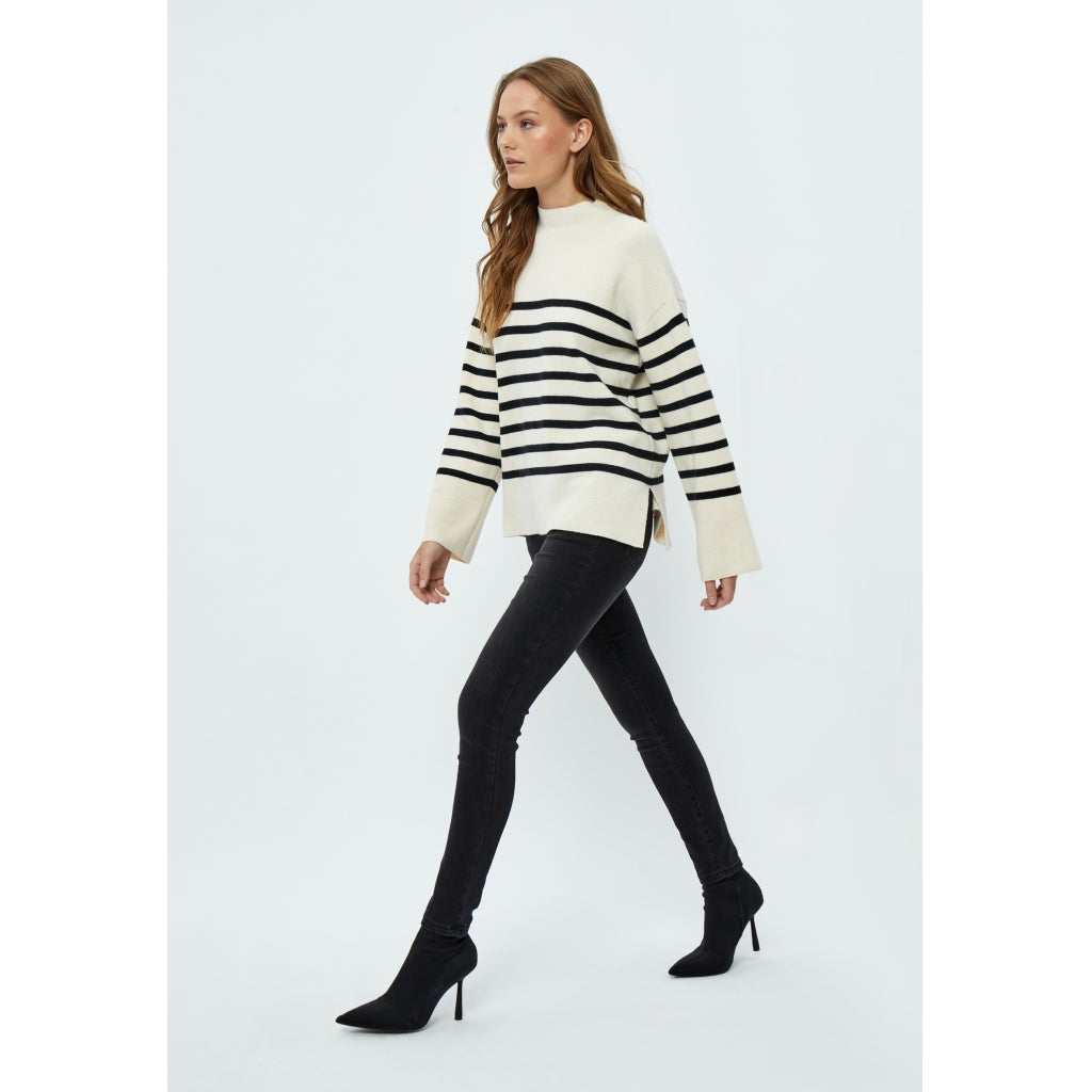 Pullower Desires DSEva GRS High Neck