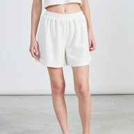 Divertiti con i pantaloncini bianchi lavorati a maglia 24 Colours!