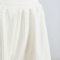 Divertiti con i pantaloncini bianchi lavorati a maglia 24 Colours!