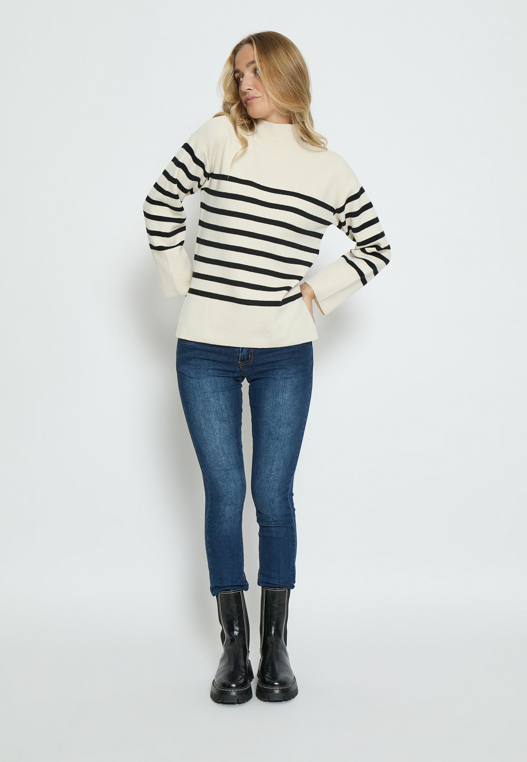 Pullower Desires DSEva GRS High Neck