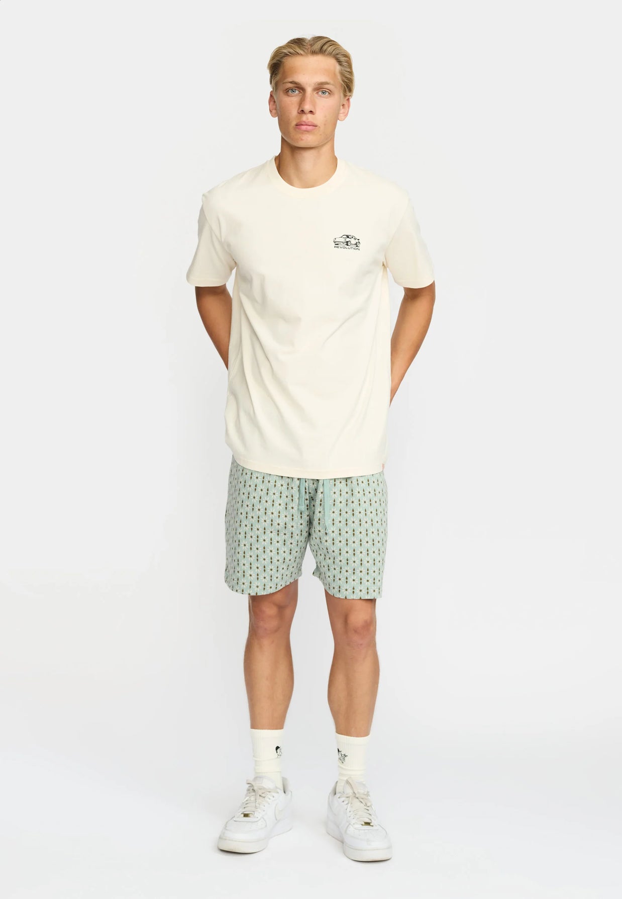 T-shirt Revolution POR